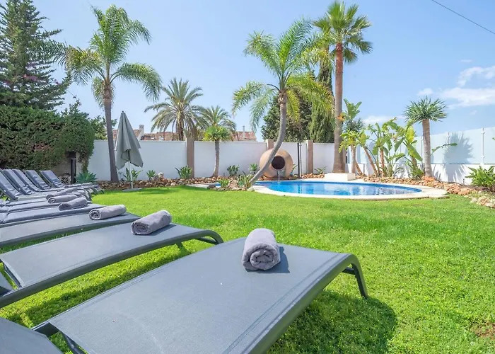 Villa Modern Close To Fontanilla