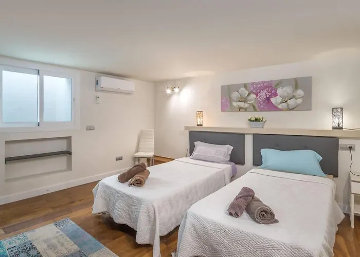 Modern Close To Fontanilla Villa *