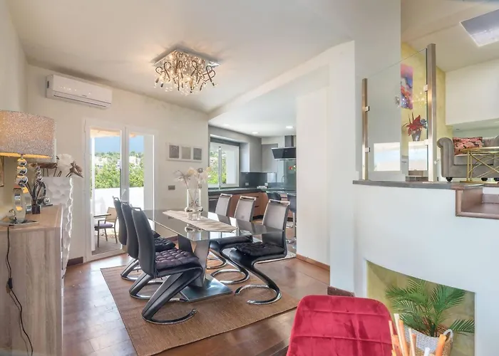Modern Close To Fontanilla Villa *